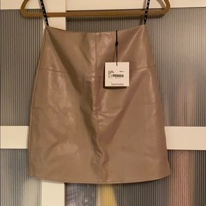 NWT PU LEATHER MINI SKIRT Missguided
